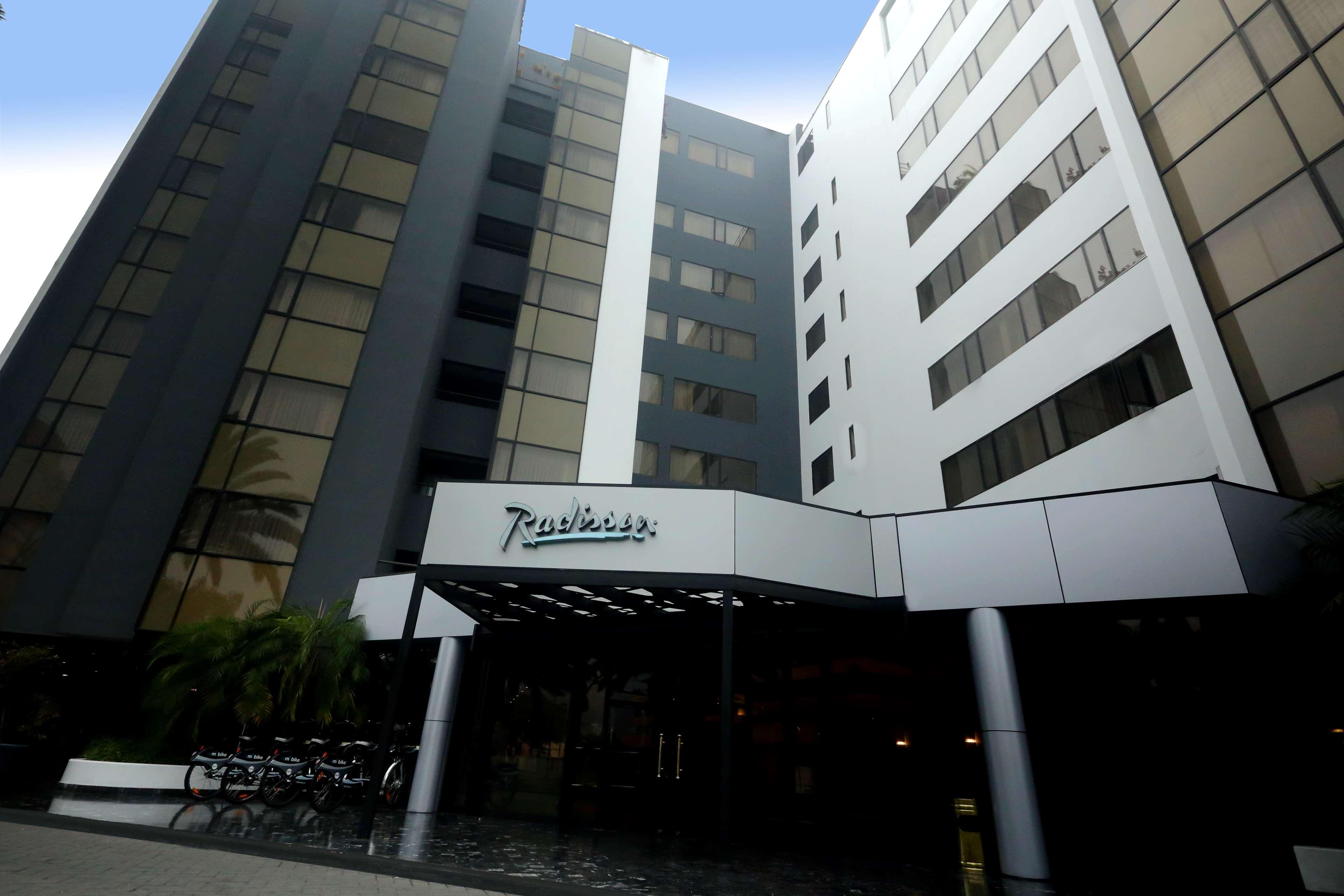 Radisson Hotel Plaza Del Bosque Lima Exteriör bild